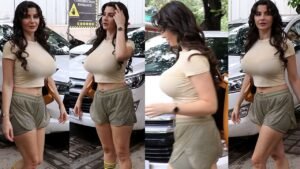 बोल्डनेस के मामले में मलाइका अरोड़ा को पछाड़ कर ही मानेंगी अरबाज खान की गर्लफ्रेंड! अब इस अंदाज में निकल पड़ीं घर से