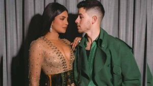 बीच समंदर में जब पति Nick Jonas ने प्रियंका चोपड़ा को दिया धक्का, ऐसी हो गई थी हालत, देखें तस्वीरें