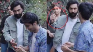 VIDEO: रणबीर कपूर ने गुस्से में फेंका फैन का मोबाइल, लोग बोले- ‘अब आया असली चेहरा सामने…’
