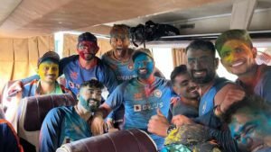 सिराज से लेकर रोहित-कोहली व सूर्या तक, होली के रंग में रंगे भारतीय क्रिकेटर्स, भांगड़ा व डांस की VIDEO वायरल