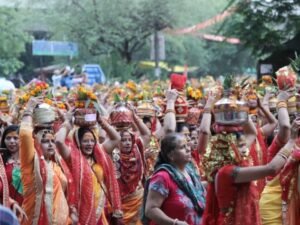 In Pics: दिल्ली में आज से शुरू हुई बागेश्वर सरकार की हनुमंत कथा, 11000 महिलाओं ने निकाली कलश यात्रा, देखें तस्वीरें