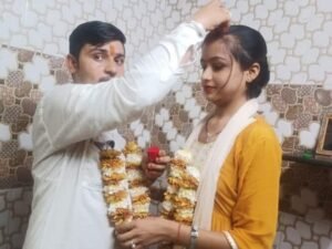 UP News: बहराइच में मुस्लिम लड़की रुबीना ने प्यार में तोड़ी मजहब की दीवार, रूबी बन मंदिर में की हिंदू लड़के से शादी