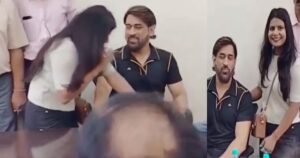 VIDEO: एमएस धोनी के एक लड़की ने छूए पैर, तो माही ने भी अपने रिएक्शन से जीता सबका दिल