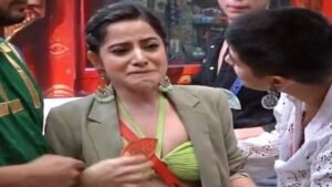 उर्फी जावेद का सालों बाद छलका दर्द, बोलीं- मेरे पिता मेरे साथ शारीरिक…