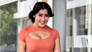 Video: ऐसे-ऐसे-ऐसे-ऐसे हां ऐसे… चिल्लाती रही सोफिया अंसारी, शख्स बनाता रहा वीडियो