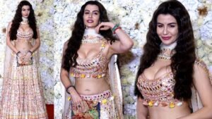 Trolled! Actress Giorgia Andriani is getting brutally Trolled for her Diwali outfit in this video, netizens are addressing her as absolutely cheap