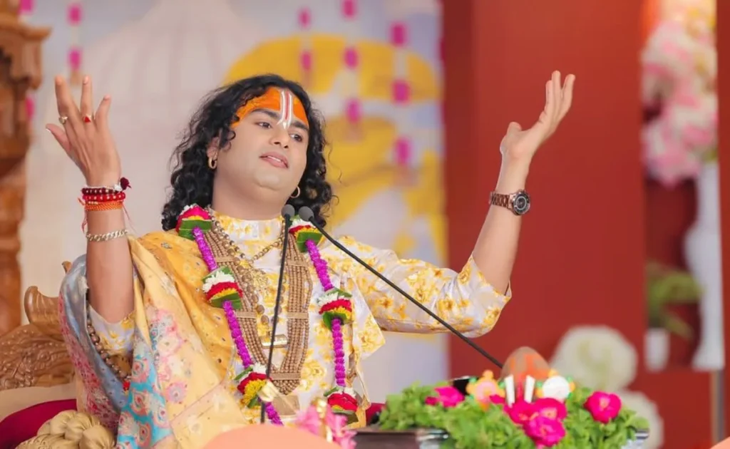 ‘स्त्रियों के स्तन का भार…’ अनिरुद्धाचार्य ने महिलाओं को लेकर फिर की घटिया बात, मच गया बवाल!